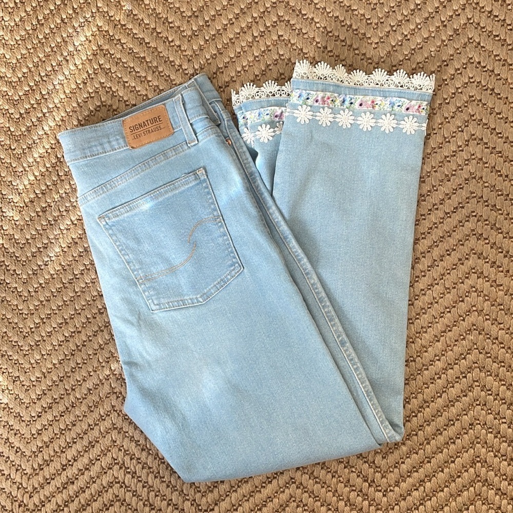 Levi's High Rise Straight Denim Jeans Floral Embroidered Jeans Light Blue 12